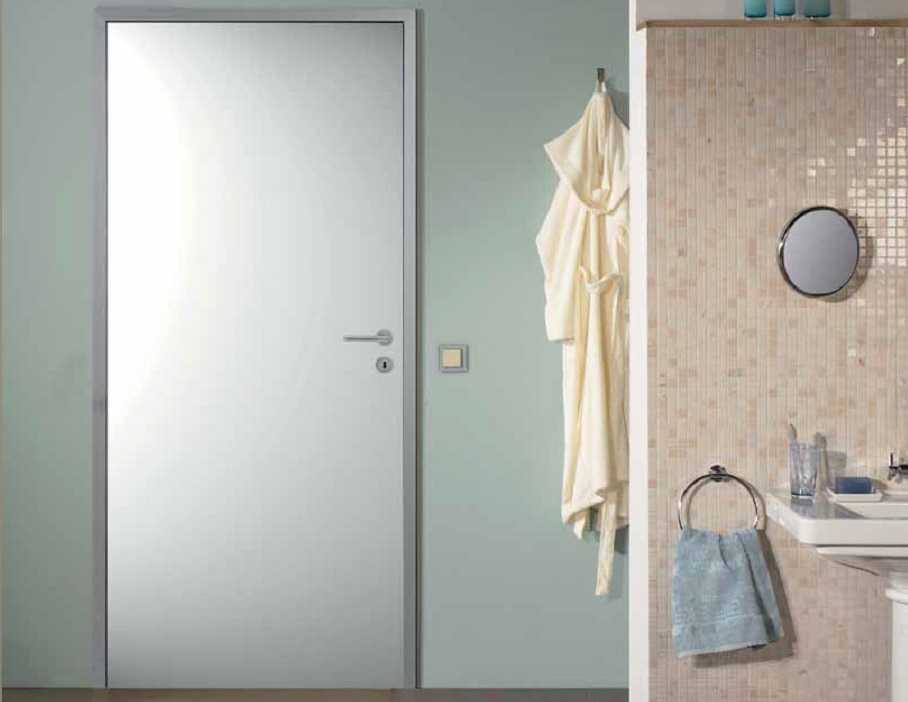 Влагостойкие двери для ванной и туалета. Дверь влагостойкая для санузлов. Влагостойкие двери для ванной. Двери для влажных помещений. Дверь в ванную комнату влагостойкая.