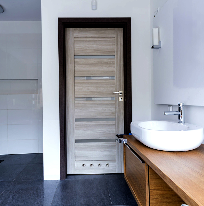 Двери для ванной комнаты и туалета фото: влагостойкие стеклянные и ...