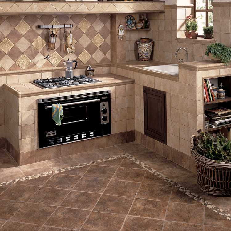 Какая плитка лучше для кухни. Красивый кафель для кухни. Отделка кухни плиткой. Керамогранитная плитка для кухни. Половая плитка на кухню.