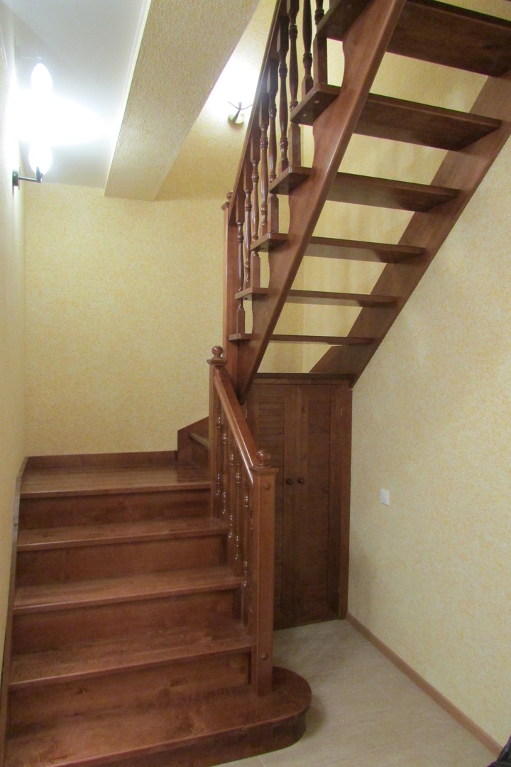 Лестницы п образные на второй этаж в частном доме: П-образная лестница ...