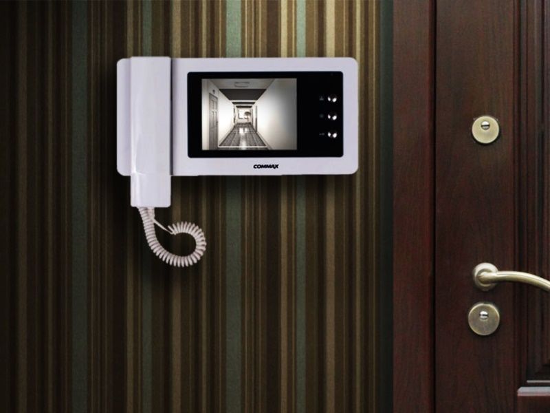 Как установить видеодомофон своими руками в квартире: как подключить ...