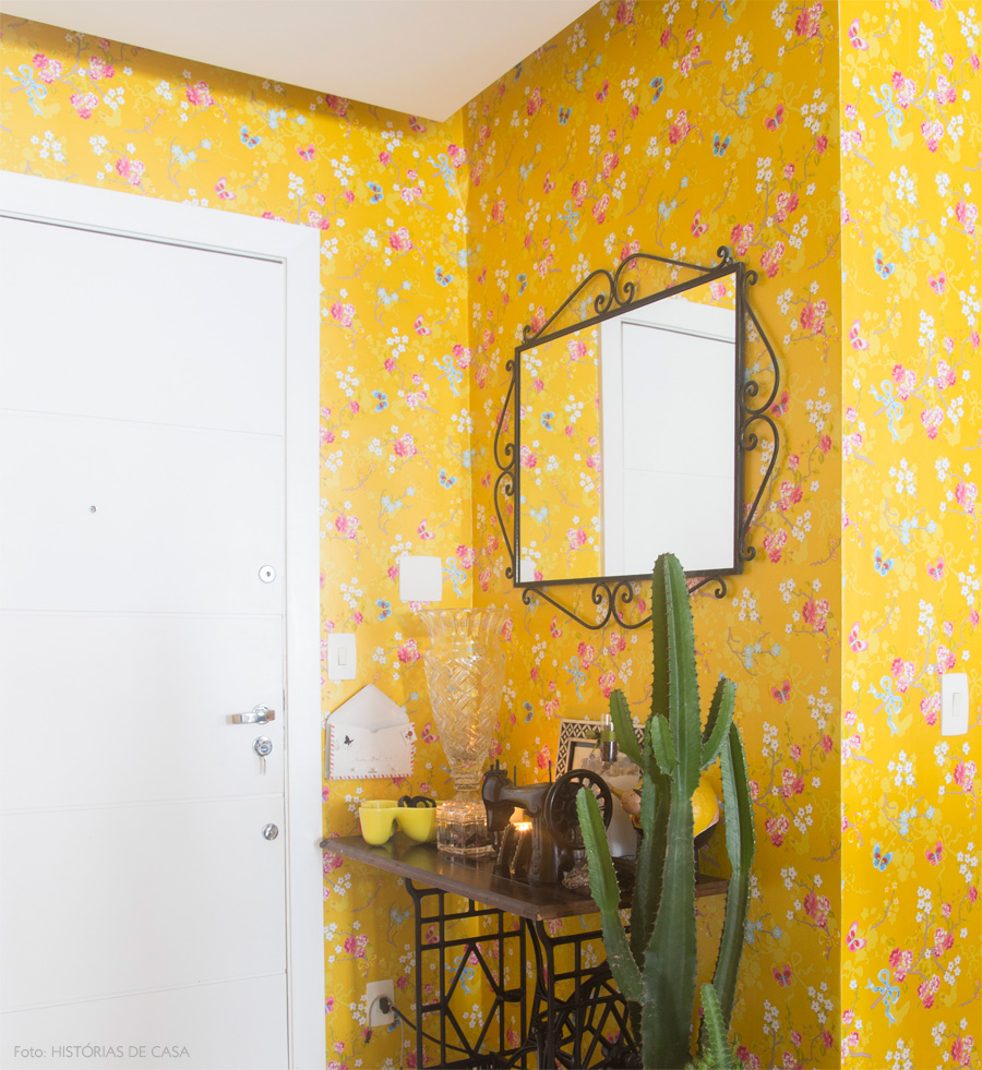 Bold yellow floral wallpaper