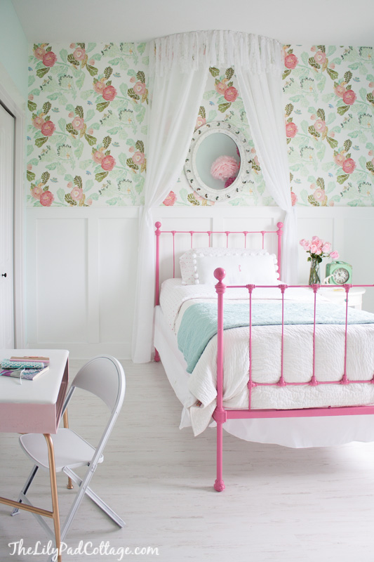 Pastel floral girls bedroom wallpaper