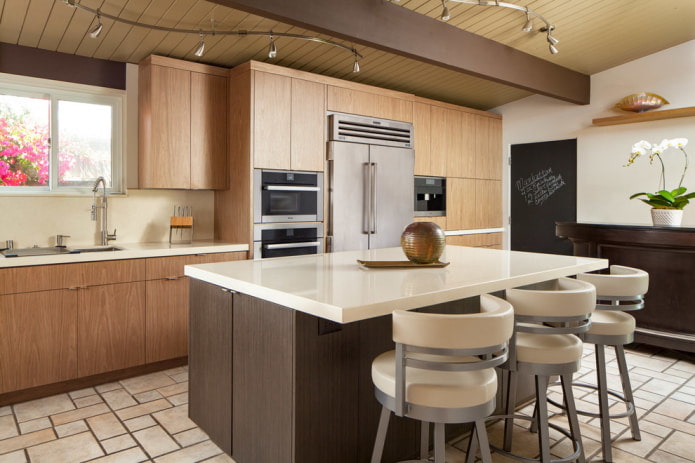 Реечный потолок на кухне Реечный потолок на кухне