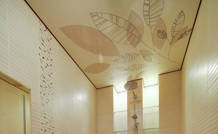 Фотопечать на потолке в ванной Фотопечать на потолке в ванной