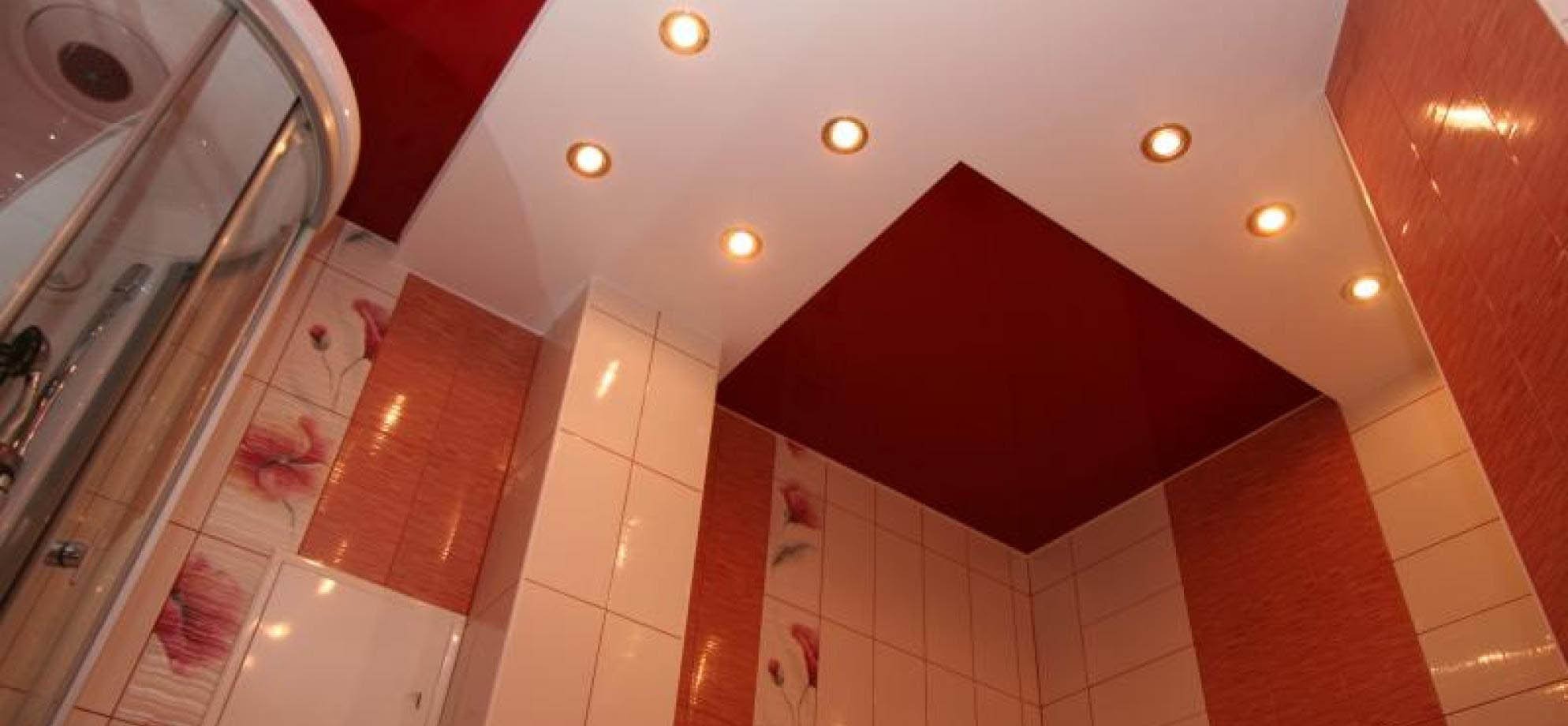 натяжные потолки в маленькой ванной комнате фото