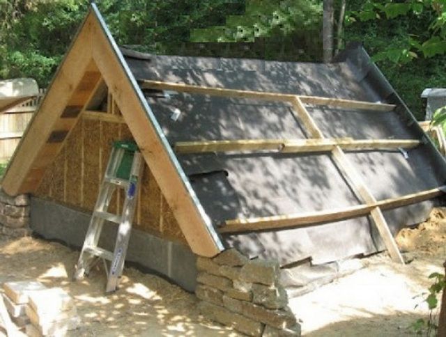 Погреб с закрытым крышей входом