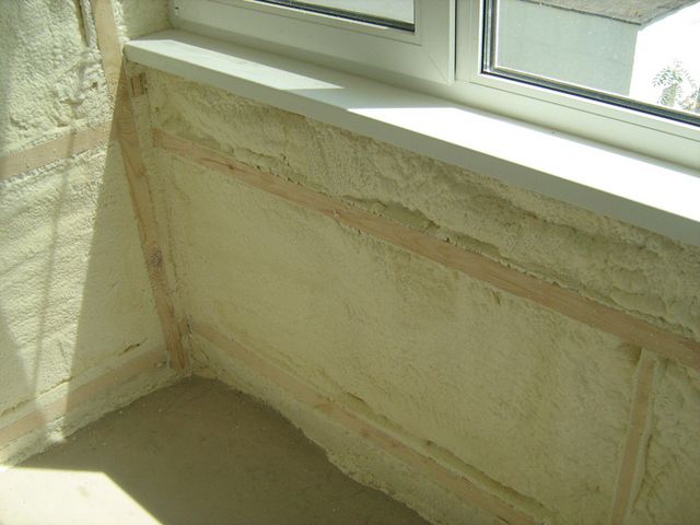 Утепление пенополиуретаном - очень эффективное, но его могут провести только специалисты 