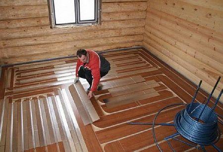 Фото — Укладка модулей и монтаж труб