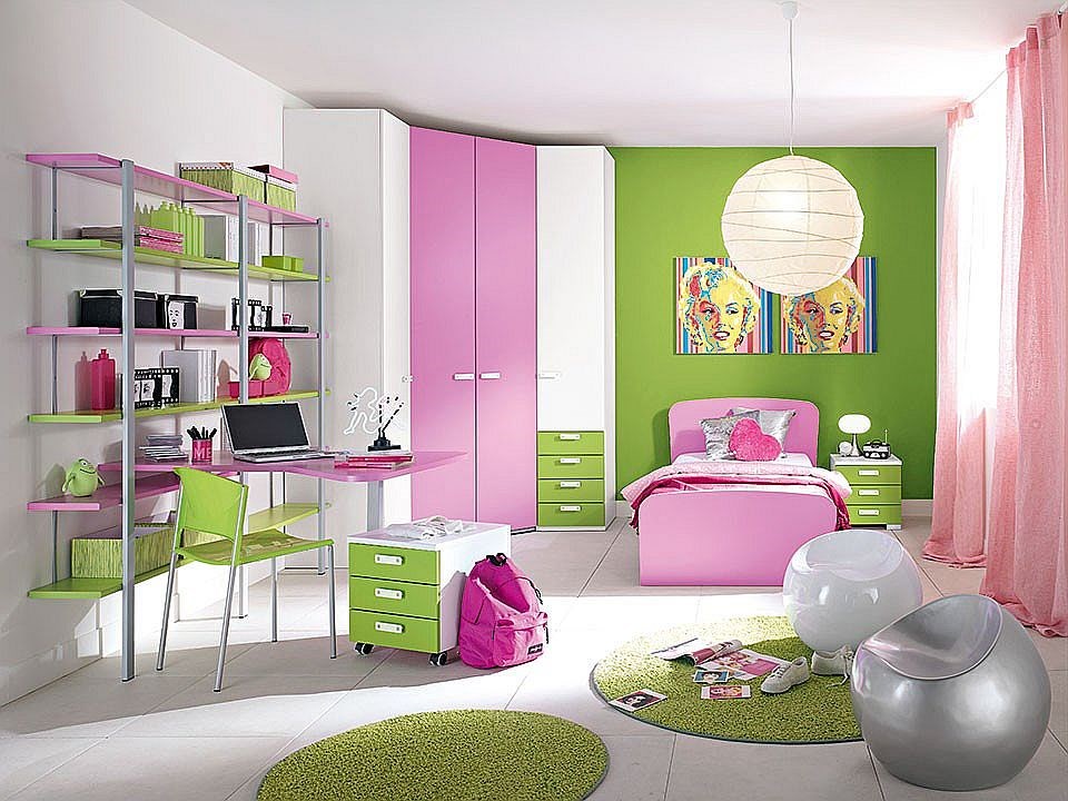 Розово зеленый мальчик. Комната для девочки 12 лет. Детская в зелено розовых тонах. Розово зеленая комната для девочки. Розово зеленая детская комната.