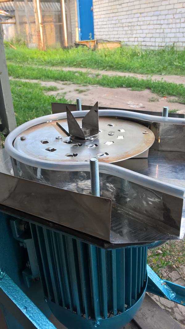 Дробилка для яблок своими руками изготовить из дисковых пил – Как ...