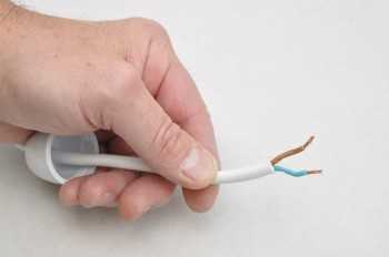 Как соединить провод с патроном – Как подключить патрон к проводам на ...