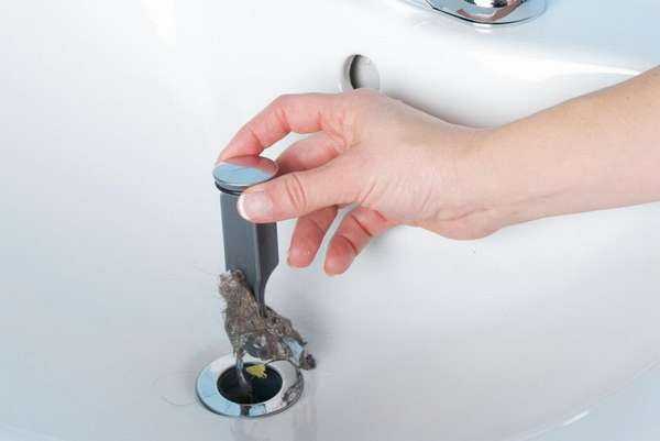  в домашних условиях пробить трубу в ванной –  прочистить засор в .