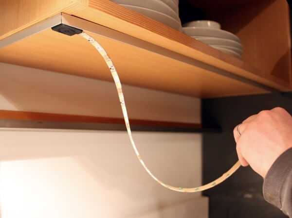 Установить светодиодную ленту на кухне своими руками