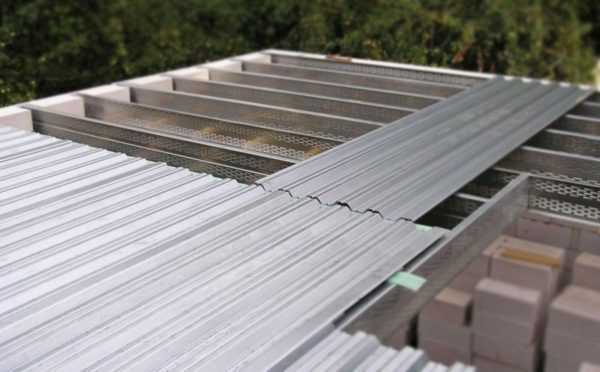 Обрешетка под профнастил на крышу – Обрешетка крыши под профнастил .