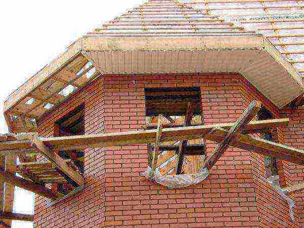 Стропильная система двухскатной крыши с кукушкой – Крыша с кукушкой .