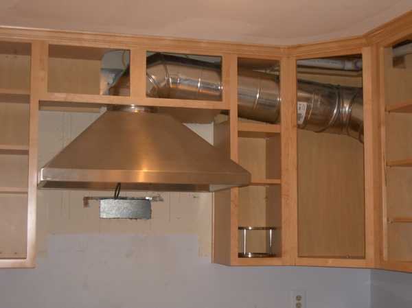 Выбор вытяжки на кухню с отводом в вентиляцию